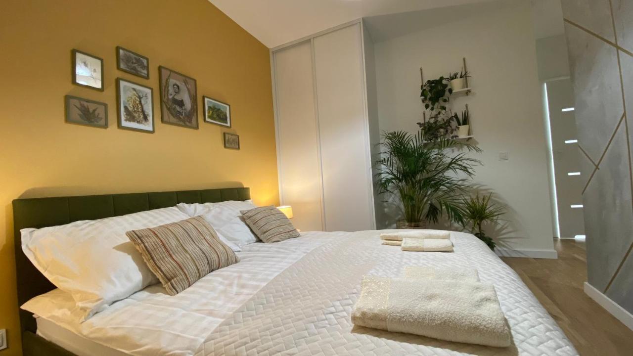 Green Park Apartament Przemyśl Esterno foto