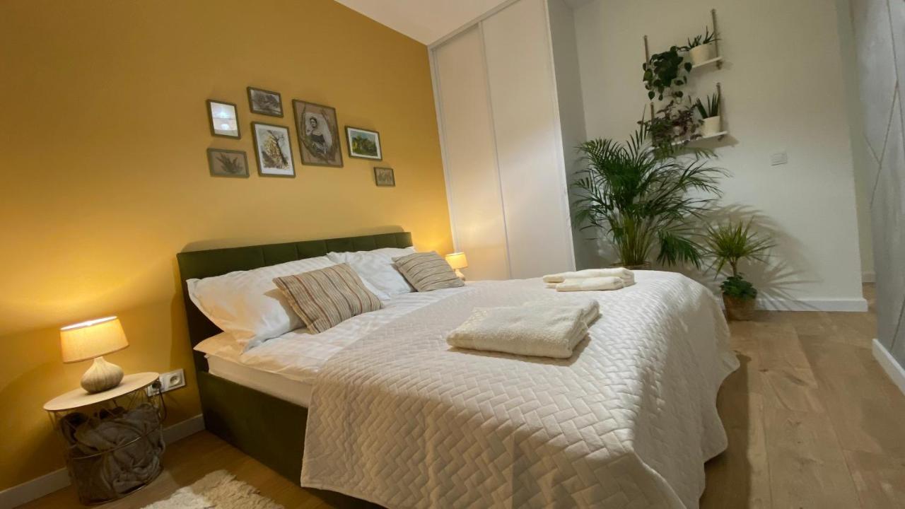 Green Park Apartament Przemyśl Esterno foto